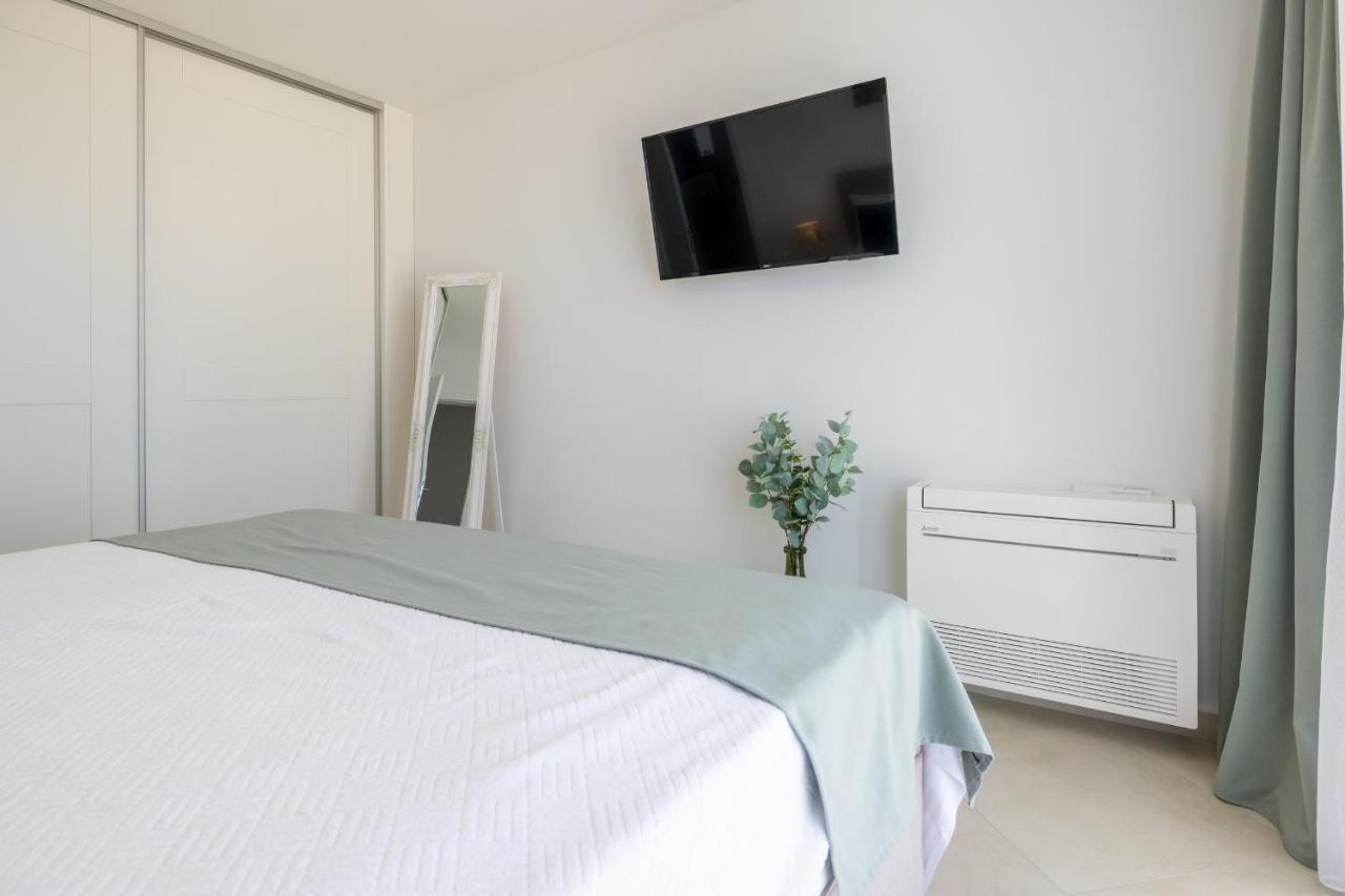 Villa Smaragd - Lapis - Luxury Apartment With Shared Pool Makarska Eksteriør bilde