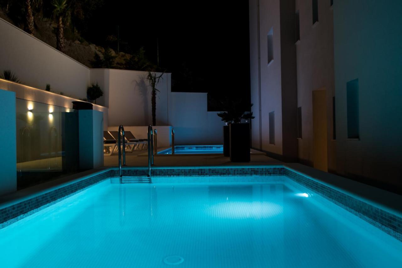 Villa Smaragd - Lapis - Luxury Apartment With Shared Pool Makarska Eksteriør bilde